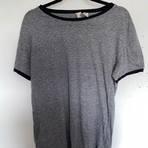 grey t-shirt